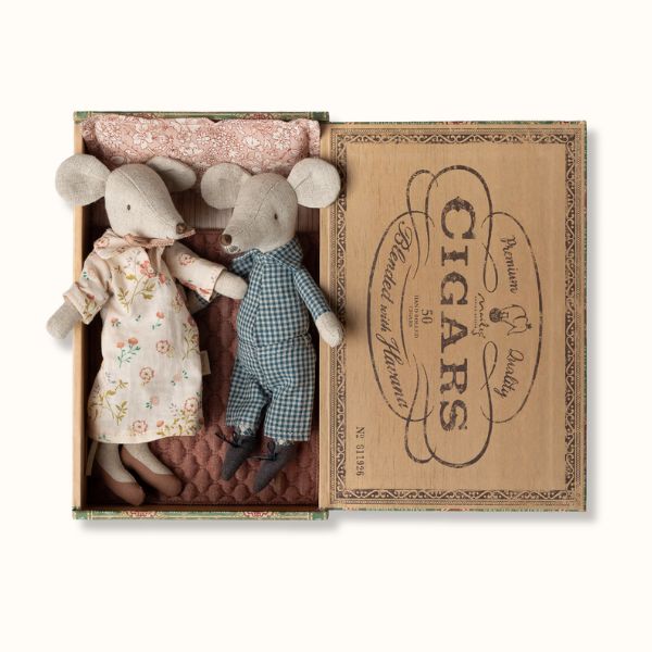 Maileg Grandma & Grandpa In Cigarbox